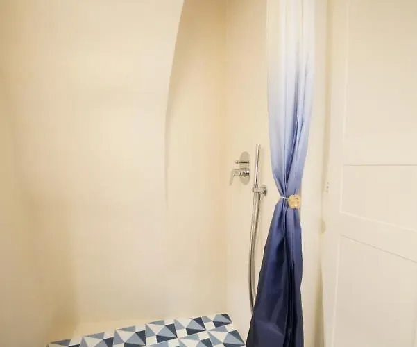 Blu Cielo Terra - Nel Cuore Della Citta' Bianca